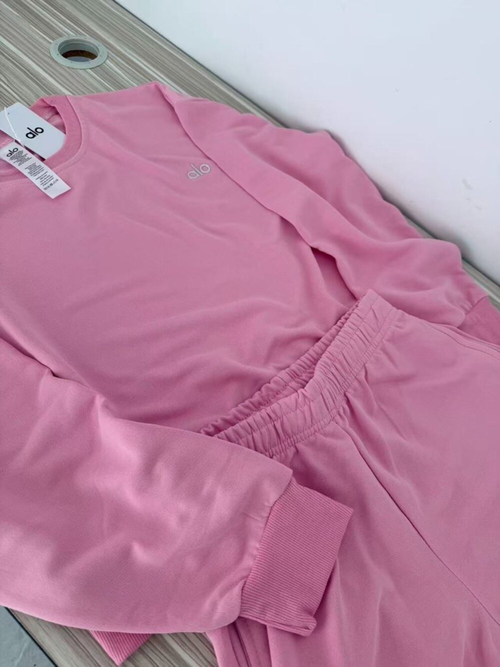 Alo sports five quarter pants yoga suit shorts set - Picture 4 of 7